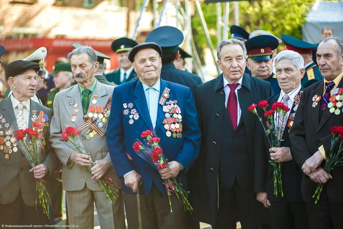 День победы 2014. День Победы герои. Герои Победы фото. 9 Мая 2014 Абакан. Персонаж победа.