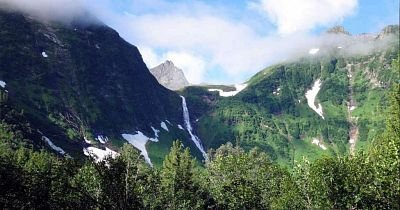Кинзелюкский водопад в Курагинском районе стал памятником природы